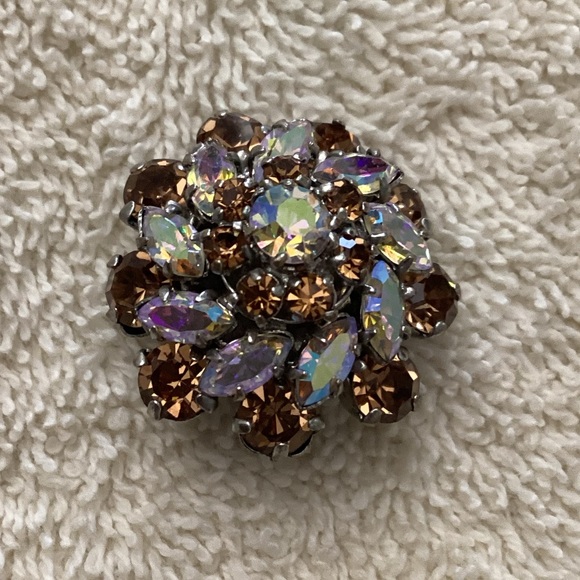 Vintage Austrian Crystal Clip-on Earring - Picture 1 of 3